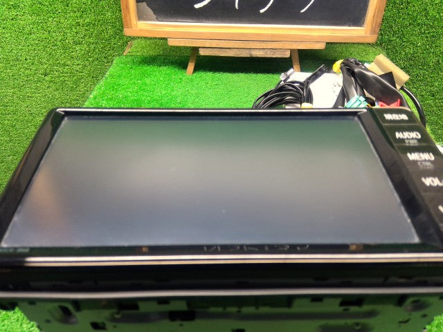 【中古】ヴィッツ DBA-NSP135 NSCN-W68 カーナビゲーション