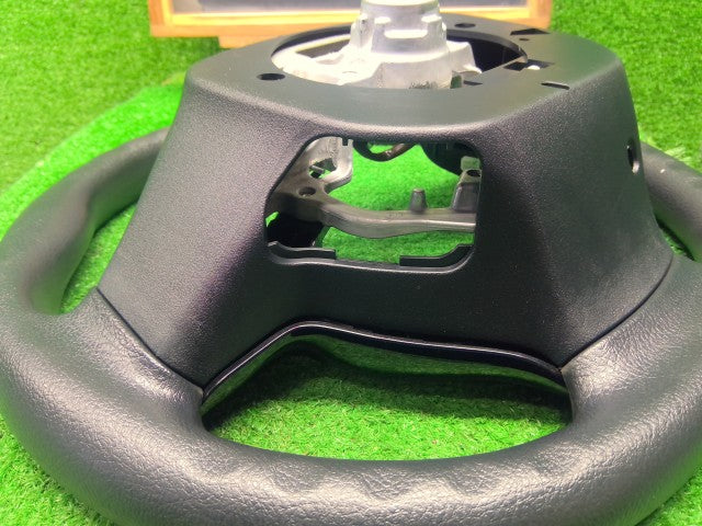 【中古】ヴィッツ DBA-NSP135 ステアリングホイール 45100-52480-C1