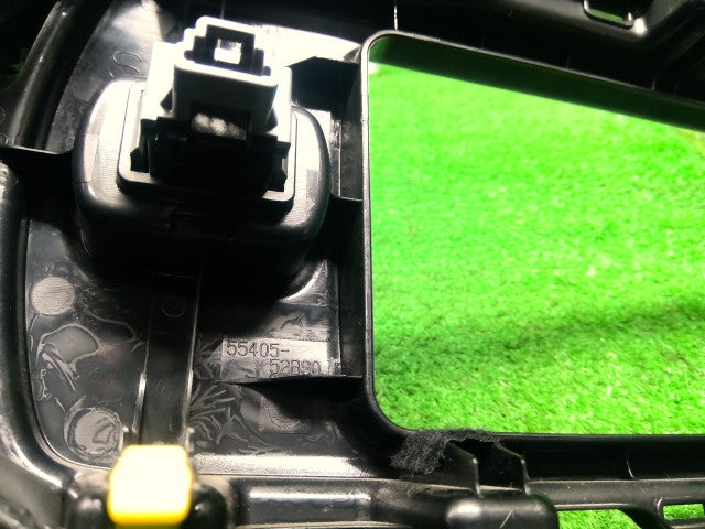 【中古】ヴィッツ DBA-NSP135 オーディオパネル 55405-52B90