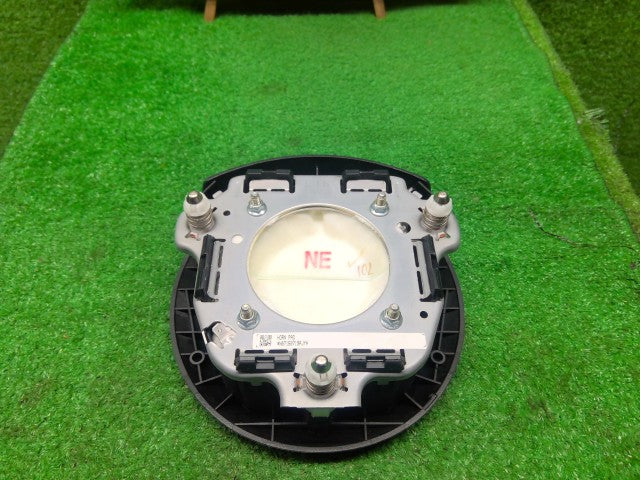 【中古】ヴィッツ DBA-NSP135 ホーンパッド 45130-52640-C0