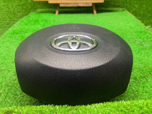 【中古】ヴィッツ DBA-NSP135 ホーンパッド 45130-52640-C0