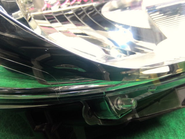 【中古】デイズルークス DBA-B21A 右ヘッドランプＡＳＳＹ 26010-6A02H