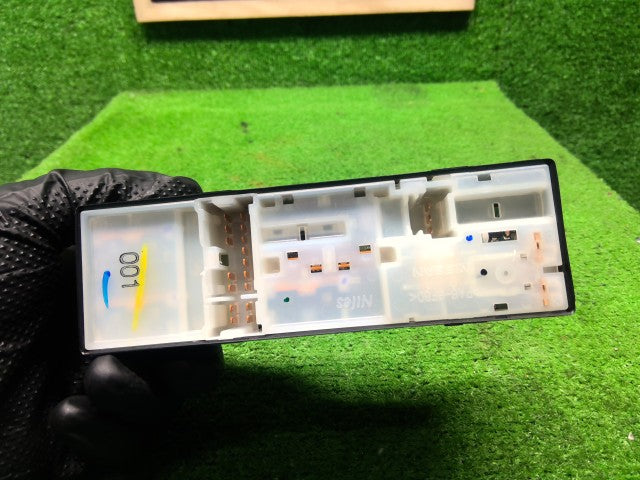 【中古】デイズルークス DBA-B21A パワーウインドウスイッチ 25400-6A00F