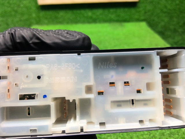 【中古】デイズルークス DBA-B21A パワーウインドウスイッチ 25400-6A00F
