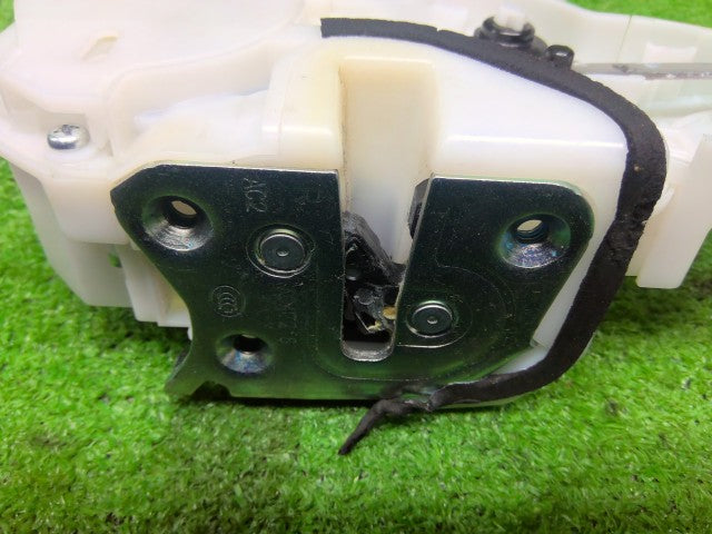 【中古】デイズルークス DBA-B21A 右フロントドアロックソレノイド 80500-6A00E