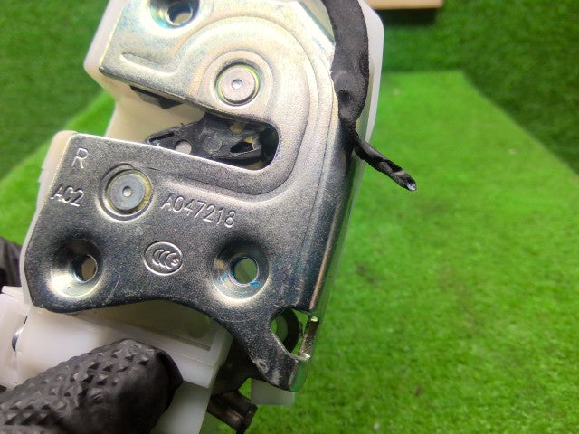 【中古】デイズルークス DBA-B21A 右フロントドアロックソレノイド 80500-6A00E