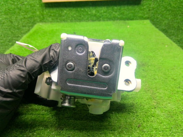 【中古】デイズルークス DBA-B21A バックドアロックソレノイド 90502-6A00E