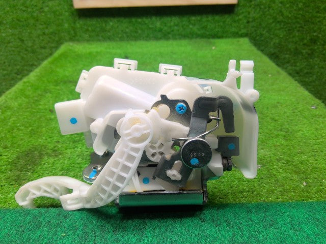【中古】デイズルークス DBA-B21A バックドアロックソレノイド 90502-6A00E