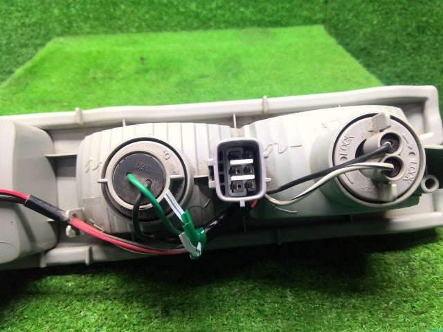 【中古】ハイゼット EBD-S331V 右テールランプ 81550-B5020