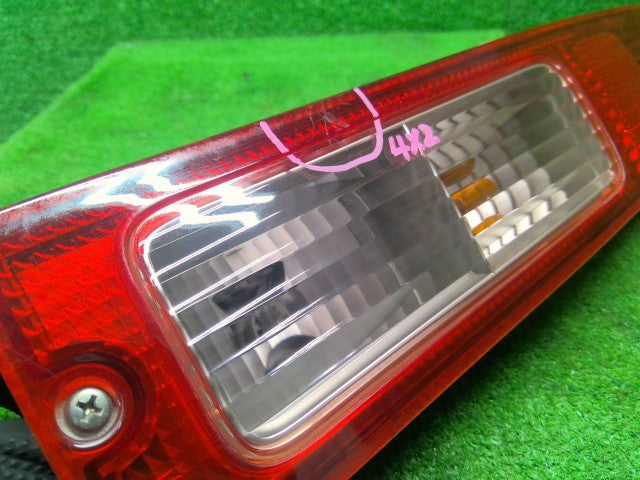 【中古】ハイゼット EBD-S331V 右テールランプ 81550-B5020