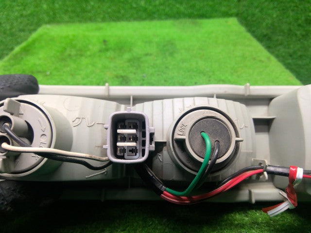 【中古】ハイゼット EBD-S331V 左テールランプ 81560-B5020