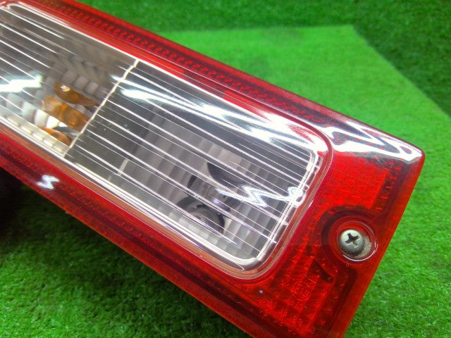 【中古】ハイゼット EBD-S331V 左テールランプ 81560-B5020