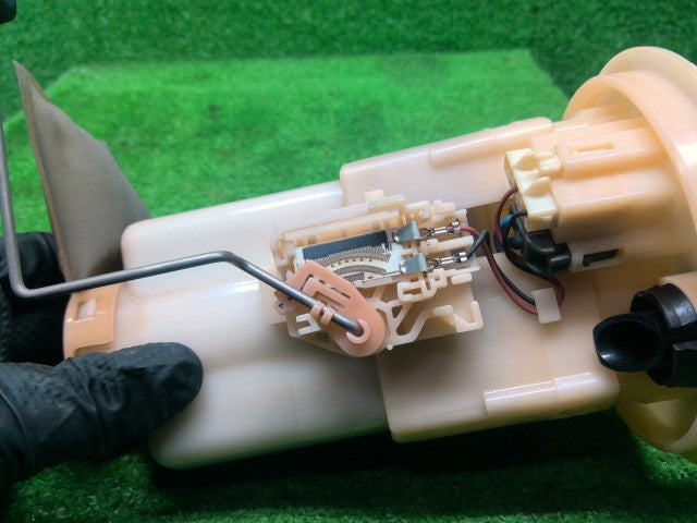 【中古】ハイゼット EBD-S331V フューエルポンプ 23210-B5010