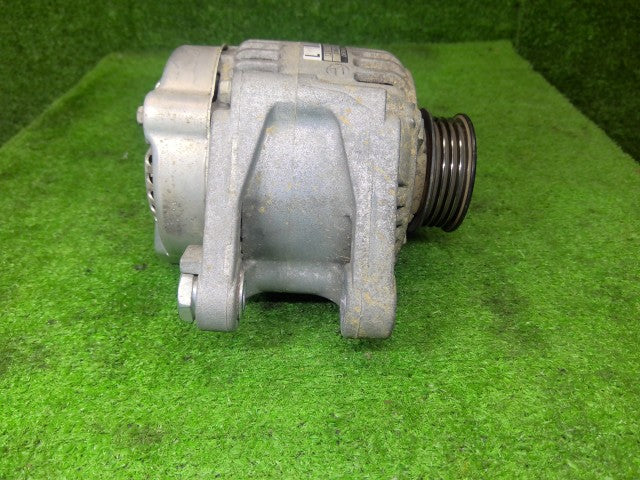 【中古】ハイゼット EBD-S331V オルタネーター 27060-B2020
