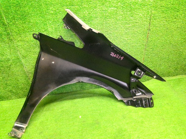 【中古】プリウス DAA-ZVW30 左フロント フェンダー