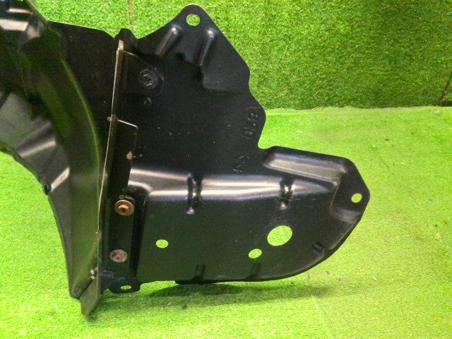 【中古】プリウス DAA-ZVW30 左フロントインナーフェンダー ライナー