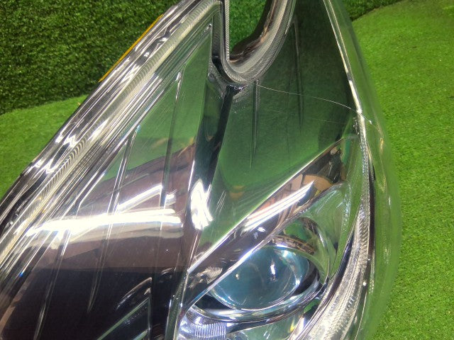 【中古】プリウス DAA-ZVW30 ヘッドランプ左右セット 81110-47411