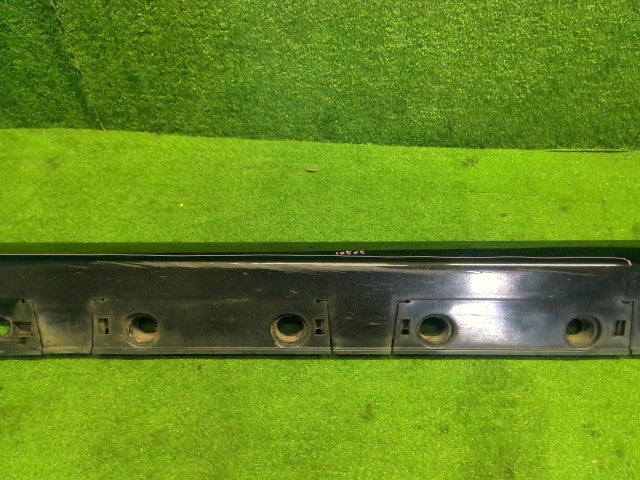 【中古】プリウス DAA-ZVW30 左サイドステップ 75860-47010-C0