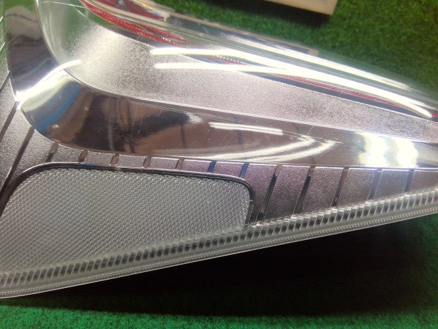 【中古】プリウス DAA-ZVW30 左テールランプ 81560-47170