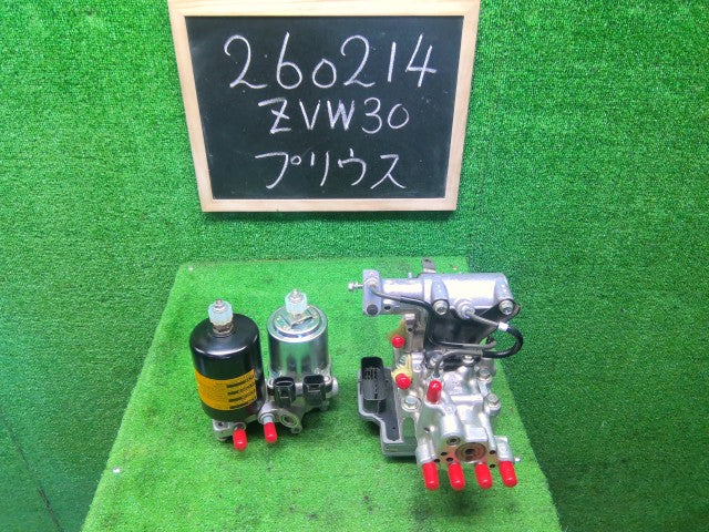【中古】プリウス DAA-ZVW30 ＡＢＳアクチュエーター 47050-47160