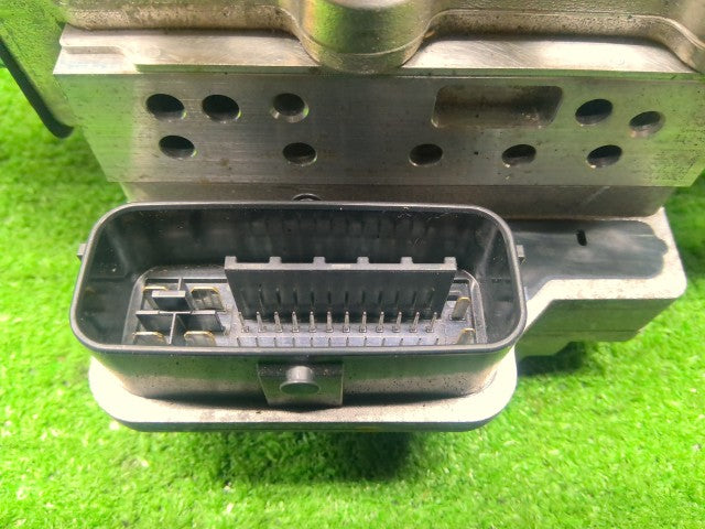 【中古】プリウス DAA-ZVW30 ＡＢＳアクチュエーター 47050-47160