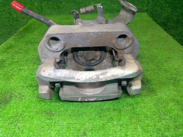 【中古】プリウス DAA-ZVW30 右リアキャリパー 47830-12151