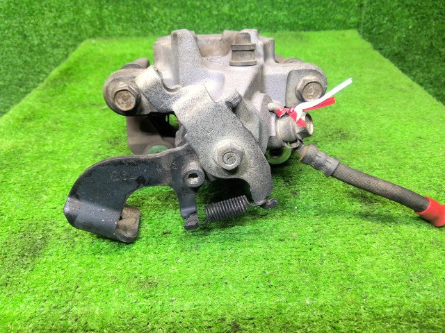 【中古】プリウス DAA-ZVW30 左リアキャリパー 47850-12151