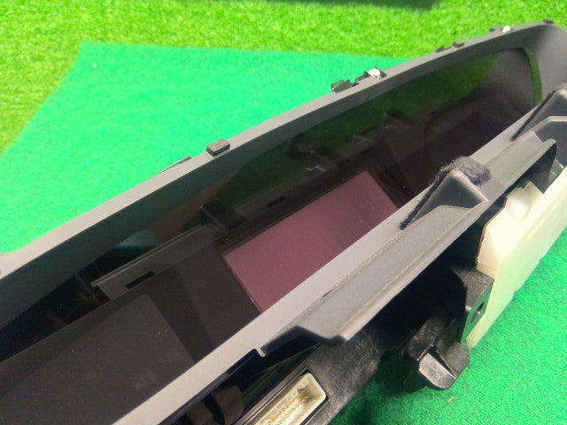 【中古】プリウス DAA-ZVW30 スピードメーター 83800-47880