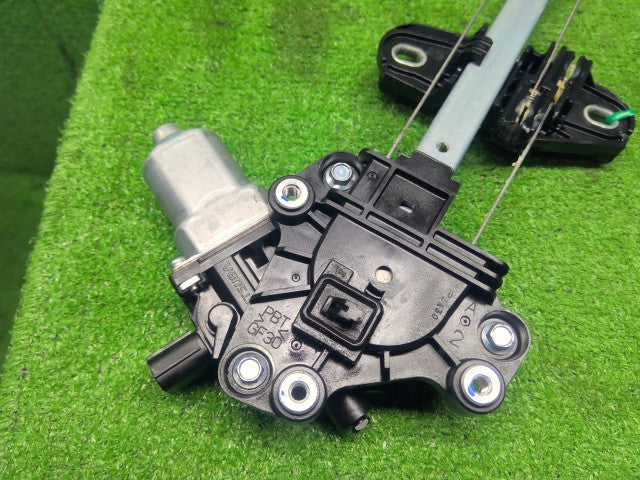 【中古】Ｎ－ＢＯＸ DBA-JF2 右フロントドアレギュレータ・モーター 72210-TY0-003