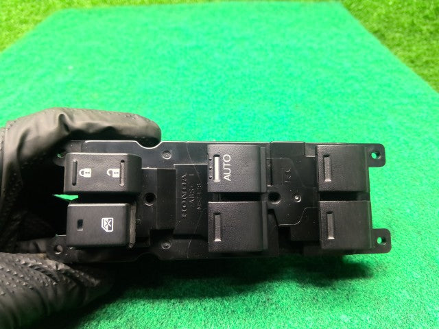 【中古】Ｎ－ＢＯＸ DBA-JF2 パワーウインドウスイッチ 35750-TY0-J01