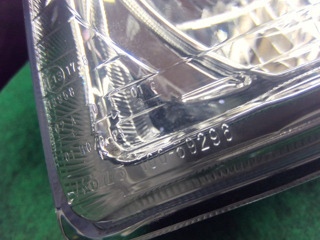 【中古】キャリィ EBD-DA16T 左ヘッドランプＡＳＳＹ 35320-82M01