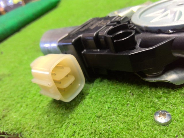 【中古】キャリィ EBD-DA16T 右フロントドアレギュレータ・モーター 83401-82M10