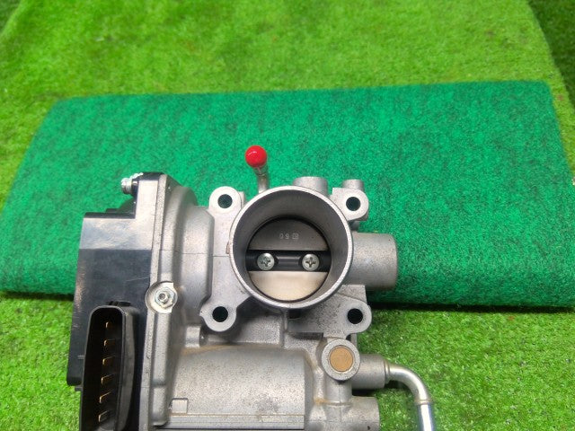 【中古】キャリィ EBD-DA16T スロットルボディ 13400-82M00