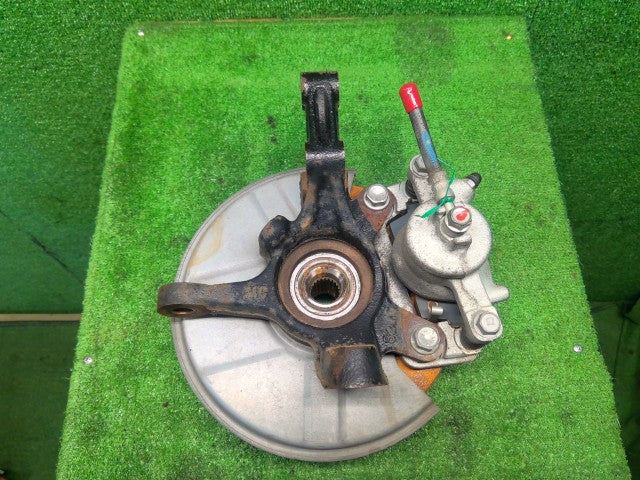 【中古】キャリィ EBD-DA16T 右フロントナックルハブＡＳＳＹ 45111-82MC0