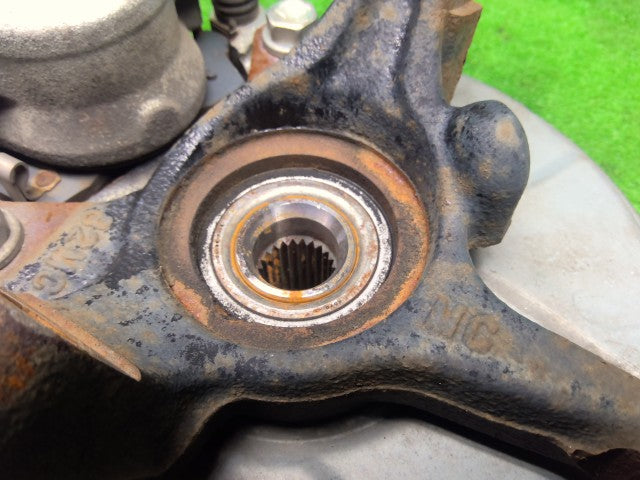 【中古】キャリィ EBD-DA16T 左フロントナックルハブＡＳＳＹ 45151-82MC0