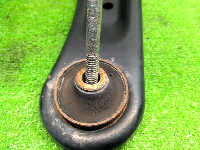 【中古】キャリィ EBD-DA16T 右フロントロアアーム 45201-82MA0