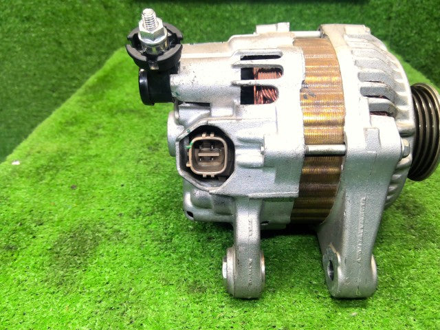 【中古】キャリィ EBD-DA16T オルタネーター 31400-82M01