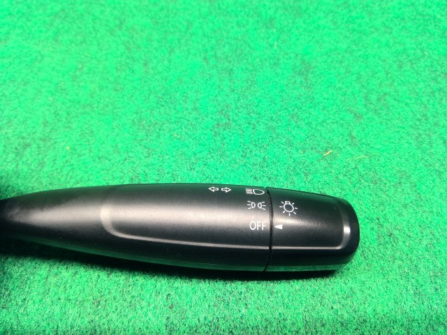 【中古】キャリィ EBD-DA16T ライトスイッチ 37210-82M00