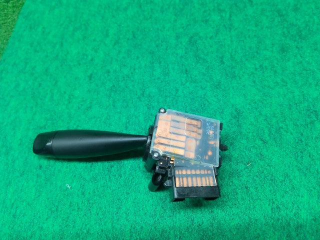 【中古】キャリィ EBD-DA16T ライトスイッチ 37210-82M00