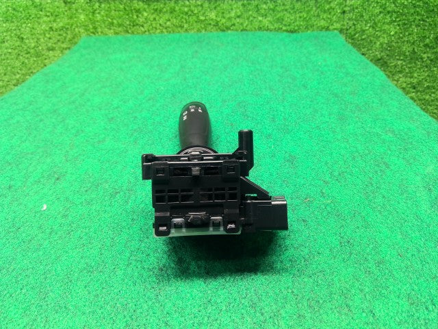 【中古】キャリィ EBD-DA16T ライトスイッチ 37210-82M00