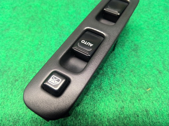 【中古】キャリィ EBD-DA16T パワーウインドウスイッチ 37990-82M00-P4Z