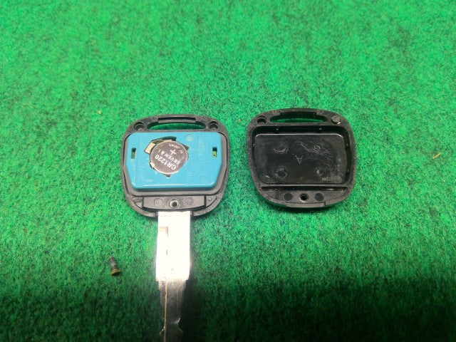 【中古】キャリィ EBD-DA16T キーレスリモコン 37145-58J00