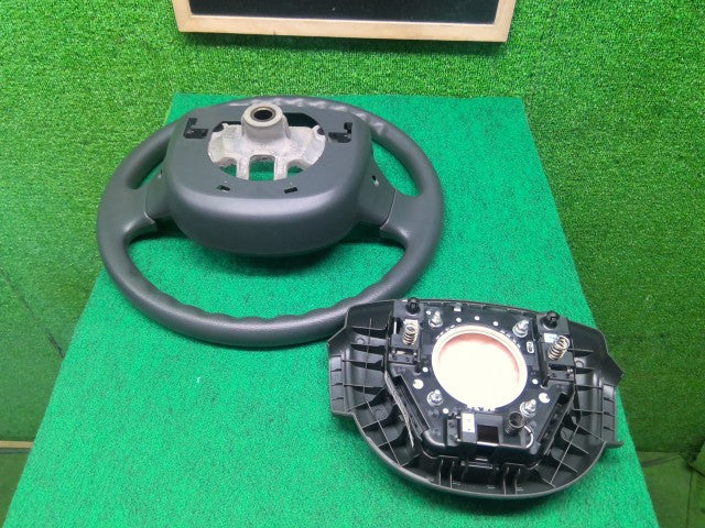 【中古】キャリィ EBD-DA16T ステアリングホイール 48110-82M00-P4Z