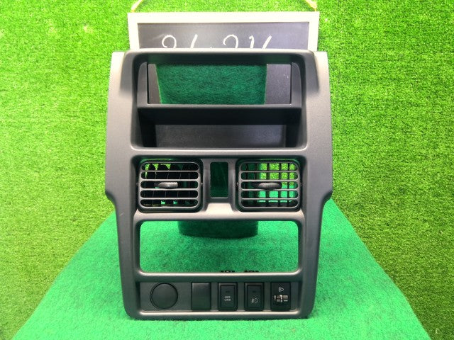 【中古】キャリィ EBD-DA16T オーディオパネル 73821-82M00-P4Z