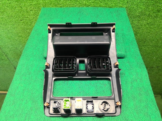 【中古】キャリィ EBD-DA16T オーディオパネル 73821-82M00-P4Z