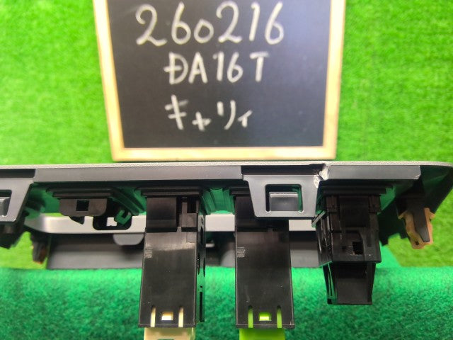 【中古】キャリィ EBD-DA16T オーディオパネル 73821-82M00-P4Z