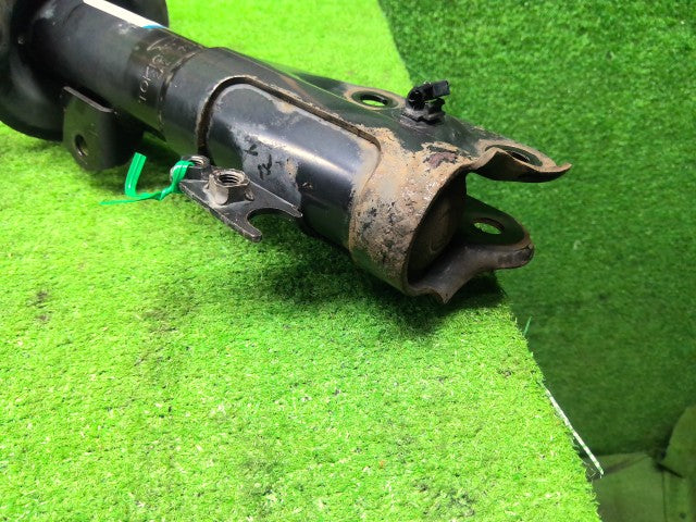 【中古】ステラ DBA-LA110F 右フロントストラット 48510B2A70