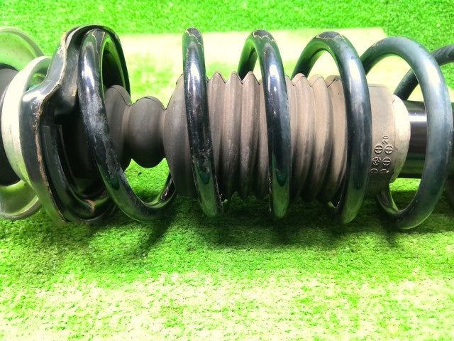 【中古】ステラ DBA-LA110F 右フロントストラット 48510B2A70