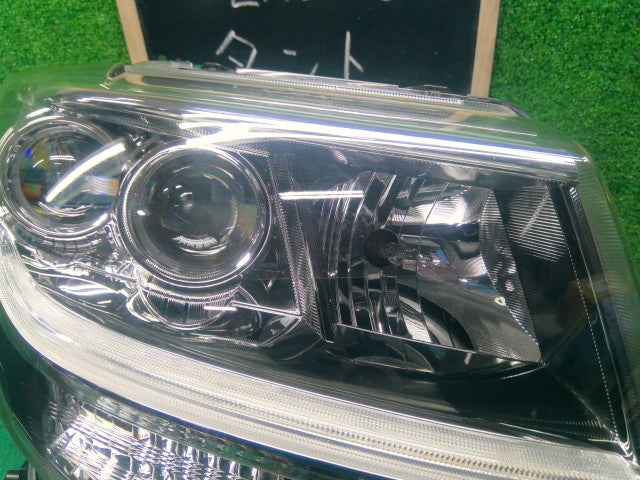 【中古】タント DBA-LA610S 右ヘッドランプＡＳＳＹ 81145-B2070-