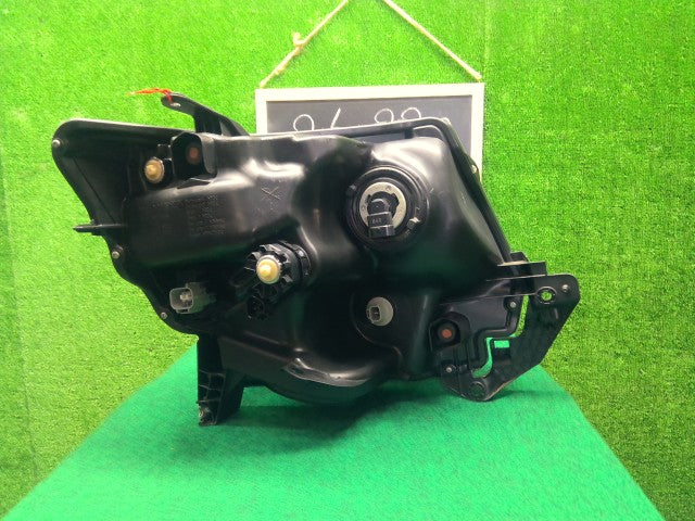 【中古】タント DBA-LA610S 左ヘッドランプＡＳＳＹ 81185-B2070-